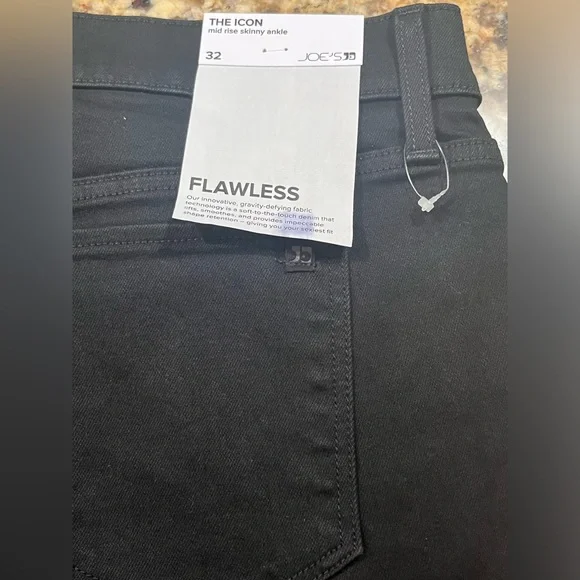 NWT Joe’s Jeans The Icon Mid Rise Skinny Ankle Flawless Jeans